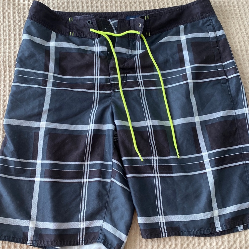 Men’s Medium American Eagle Swim Trunks